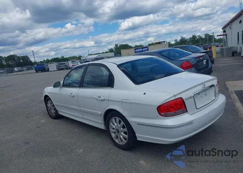 2003 Hyundai Sonata Gls/Lx from USA, damaged, VIN KMHWF35H53A840021